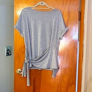 Summer Crew neck Size Large Grey